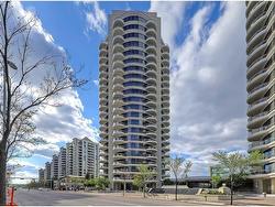 904-1088 6 Avenue SW Calgary, AB T2P 5N3