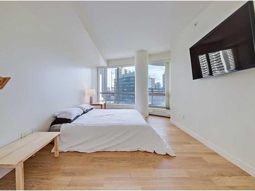 904-1088 6 Avenue Sw, Calgary, AB - Indoor Photo Showing Bedroom