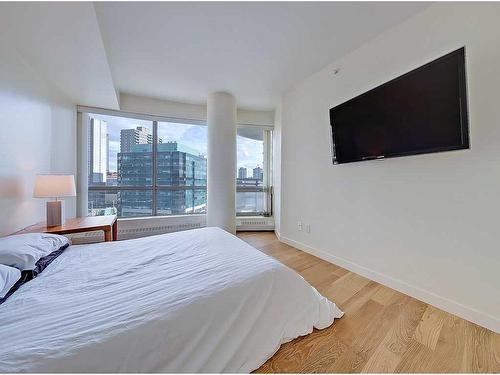 904-1088 6 Avenue Sw, Calgary, AB - Indoor Photo Showing Bedroom