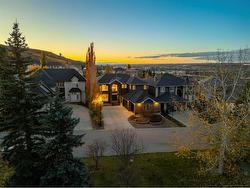 74 Patterson Close SW Calgary, AB T3H 3K2