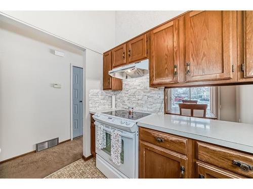 35 Templegreen Place Ne, Calgary, AB - Indoor Photo Showing Kitchen