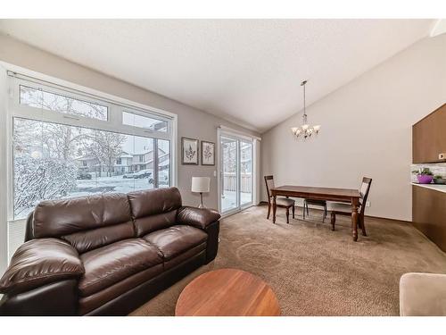 35 Templegreen Place Ne, Calgary, AB - Indoor Photo Showing Living Room