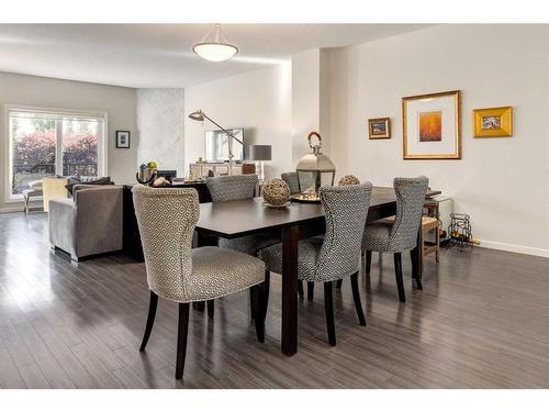 211 Valley Ridge Manor Nw, Calgary, AB - Indoor Photo Showing Dining Room