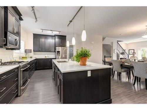 211 Valley Ridge Manor Nw, Calgary, AB - Indoor Photo Showing Kitchen With Upgraded Kitchen