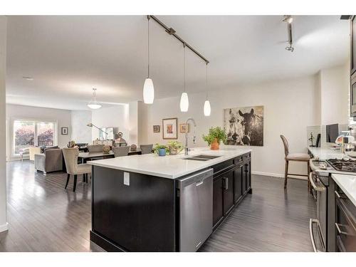 211 Valley Ridge Manor Nw, Calgary, AB - Indoor Photo Showing Kitchen With Double Sink With Upgraded Kitchen