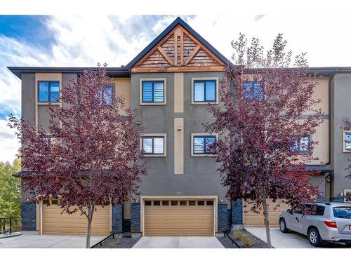 211 Valley Ridge Manor Nw, Calgary, AB - Outdoor With Facade