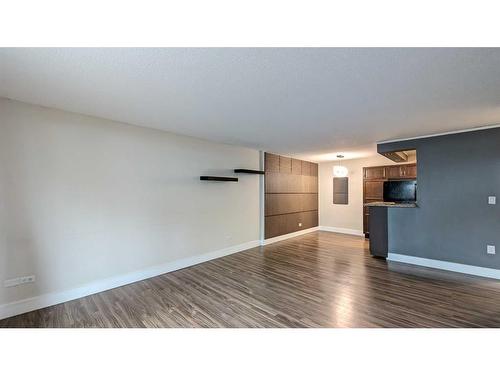 303-1027 Cameron Avenue Sw, Calgary, AB - Indoor