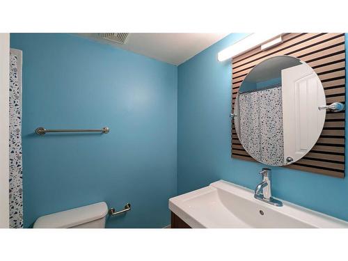 303-1027 Cameron Avenue Sw, Calgary, AB - Indoor Photo Showing Bathroom