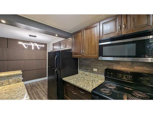 303-1027 Cameron Avenue Sw, Calgary, AB - Indoor Photo Showing Kitchen