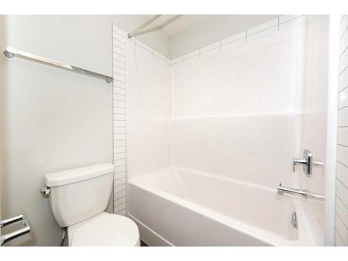 1023 Sage Hill Grove Nw, Calgary, AB - Indoor Photo Showing Bathroom