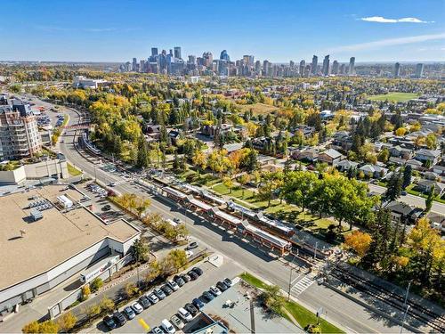 1221 20A Street Nw, Calgary, AB - Outdoor With View