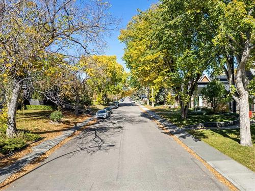 1221 20A Street Nw, Calgary, AB - Outdoor With View