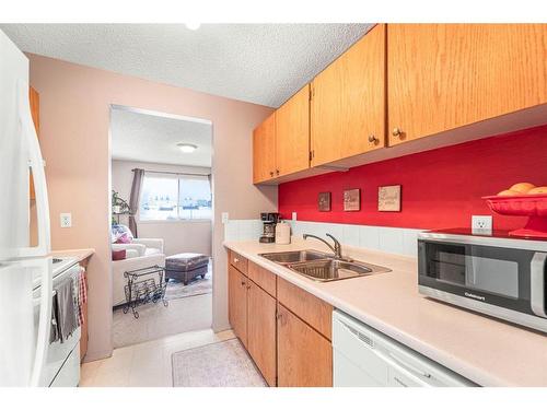 7-73 Glenbrook Crescent, Cochrane, AB - Indoor