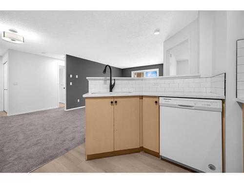 335-1717 60 Street Se, Calgary, AB - Indoor Photo Showing Kitchen