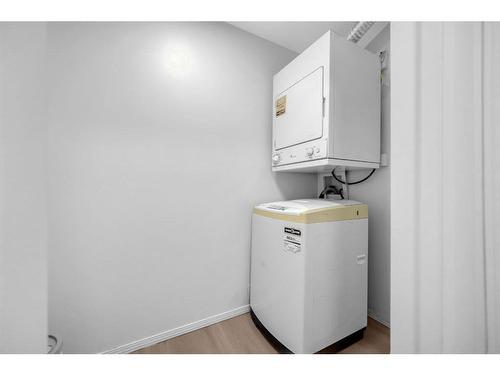 335-1717 60 Street Se, Calgary, AB - Indoor Photo Showing Laundry Room