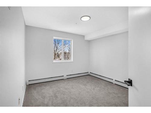 335-1717 60 Street Se, Calgary, AB - Indoor Photo Showing Other Room