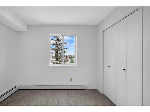 335-1717 60 Street Se, Calgary, AB - Indoor Photo Showing Other Room