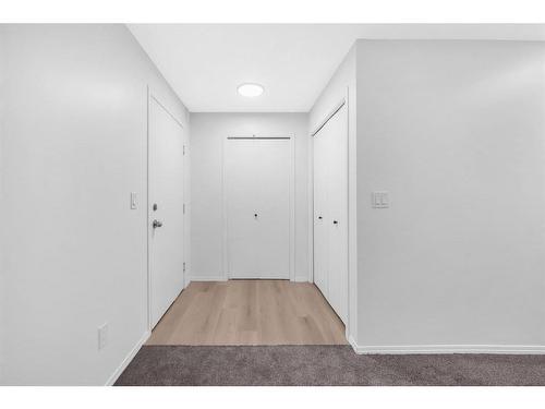 335-1717 60 Street Se, Calgary, AB - Indoor Photo Showing Other Room