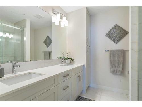 4308-522 Cranford Drive Se, Calgary, AB - Indoor Photo Showing Bathroom