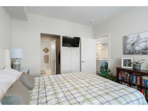 4308-522 Cranford Drive Se, Calgary, AB - Indoor Photo Showing Bedroom