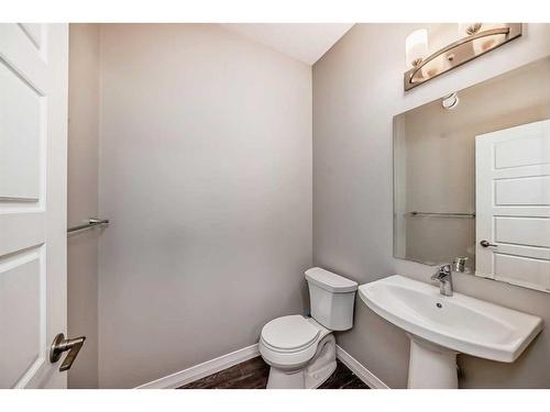 151 Masters Link Se, Calgary, AB - Indoor Photo Showing Bathroom