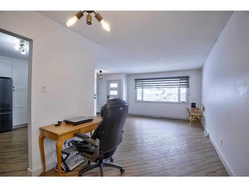 9311 Fairmount Drive Se, Calgary, AB - Indoor Photo Showing Office