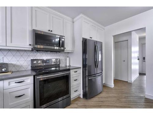 9311 Fairmount Drive Se, Calgary, AB - Indoor Photo Showing Kitchen