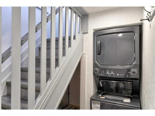 9311 Fairmount Drive Se, Calgary, AB - Indoor Photo Showing Laundry Room