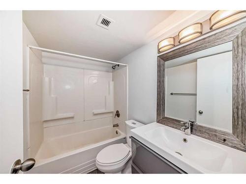 301-1311 15 Avenue Sw, Calgary, AB - Indoor Photo Showing Bathroom