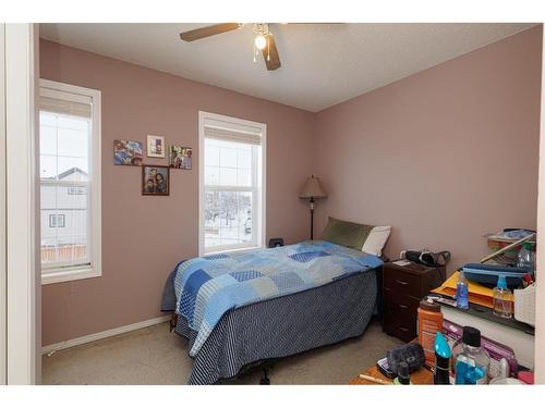 41 Evermeadow Manor Sw, Calgary, AB - Indoor Photo Showing Bedroom