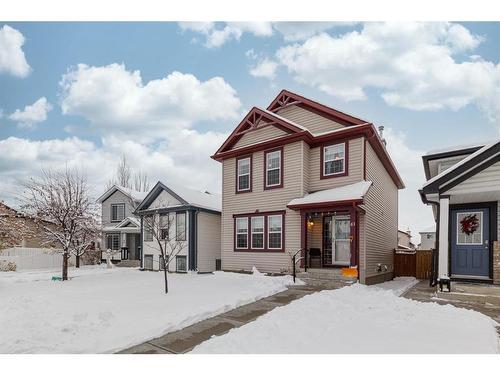 41 Evermeadow Manor Sw, Calgary, AB - Outdoor With Facade