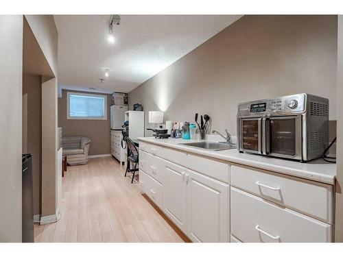 7002 54 Avenue Nw, Calgary, AB - Indoor