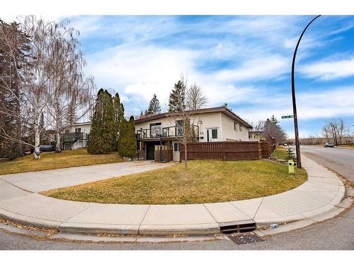 7002 54 Avenue Nw, Calgary, AB - Outdoor