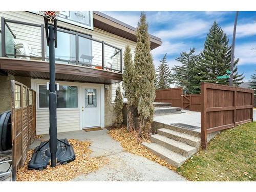 7002 54 Avenue Nw, Calgary, AB - Outdoor