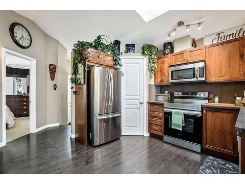 123 New Brighton Landing Se, Calgary, AB - Indoor Photo Showing Kitchen