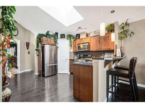 123 New Brighton Landing Se, Calgary, AB - Indoor Photo Showing Kitchen