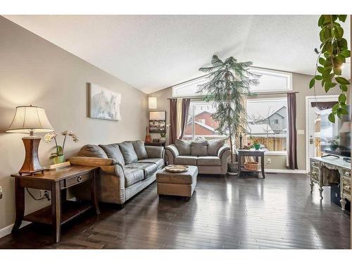 123 New Brighton Landing Se, Calgary, AB - Indoor Photo Showing Living Room