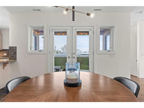 2002 35 Avenue Sw, Calgary, AB - Indoor Photo Showing Dining Room