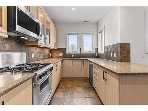 2002 35 Avenue Sw, Calgary, AB - Indoor Photo Showing Kitchen