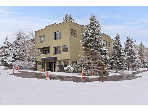 2002 35 Avenue Sw, Calgary, AB - Outdoor