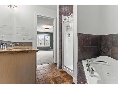 2002 35 Avenue Sw, Calgary, AB - Indoor Photo Showing Bathroom