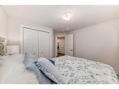 509-474 Seton Circle Se, Calgary, AB - Indoor Photo Showing Bedroom