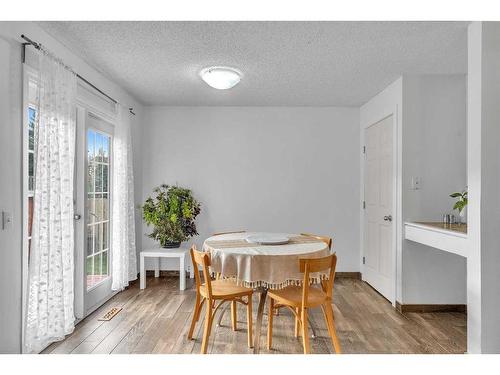 23A Ranchero Bay Nw, Calgary, AB - Indoor Photo Showing Dining Room