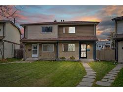 23A Ranchero Bay NW Calgary, AB T3G 1B6