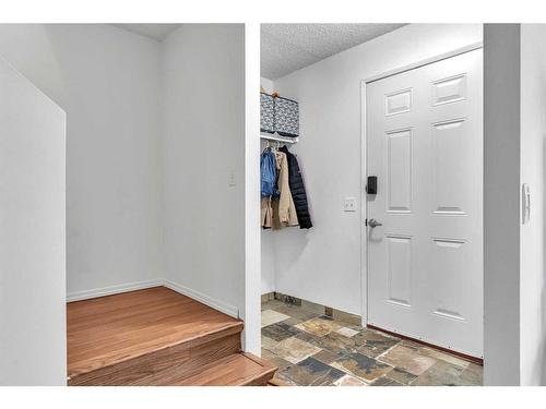 23A Ranchero Bay Nw, Calgary, AB - Indoor Photo Showing Other Room