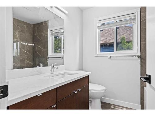 82 Taraglen Road Ne, Calgary, AB - Indoor Photo Showing Bathroom