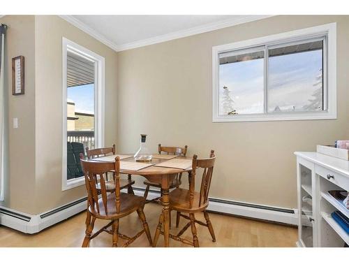 301-1721 13 Street Sw, Calgary, AB - Indoor Photo Showing Dining Room