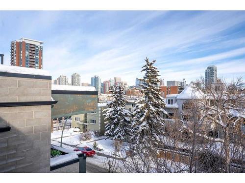 301-1721 13 Street Sw, Calgary, AB - Outdoor