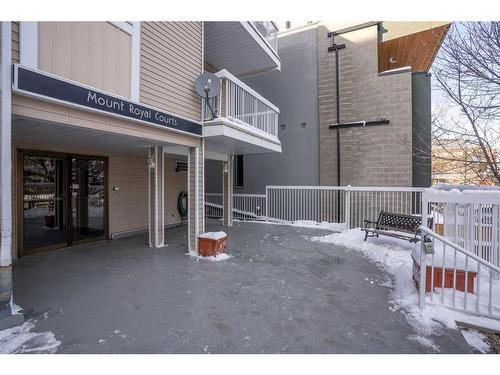 301-1721 13 Street Sw, Calgary, AB - Outdoor With Balcony