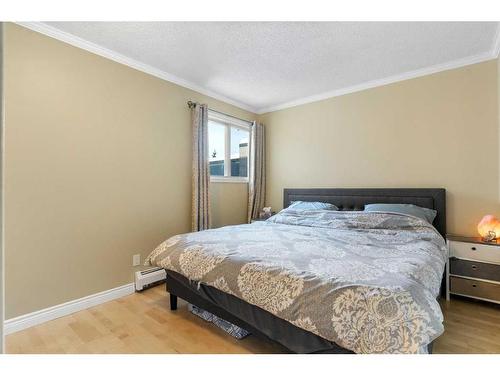 301-1721 13 Street Sw, Calgary, AB - Indoor Photo Showing Bedroom